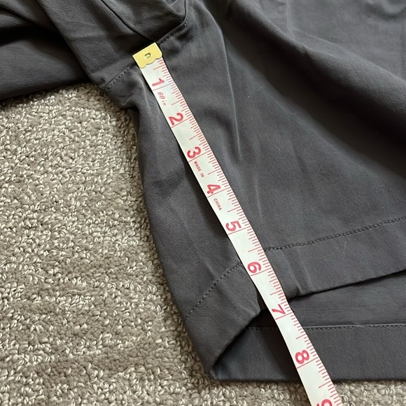 NWT Everlane Men’s The 7” Slim Fit Performance Chino Short in Gray Size 36 - Picture 6 of 9